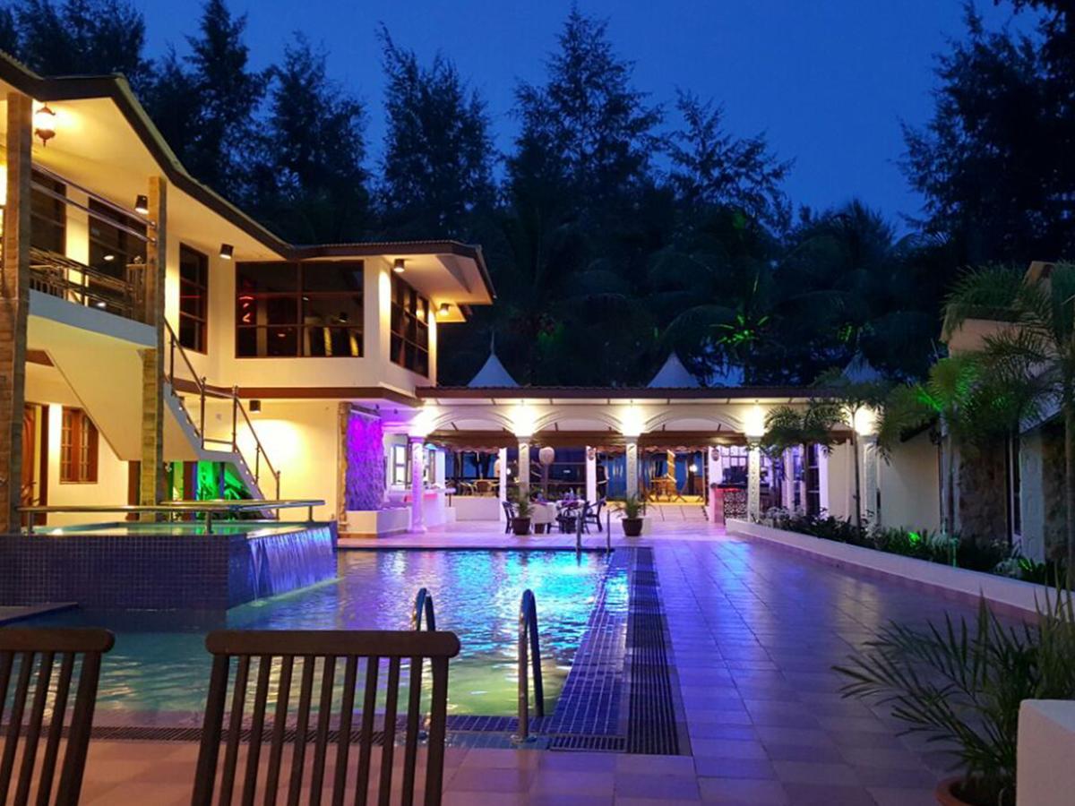 Alsafina Kijal Beach Resort & Restaurant Exterior photo
