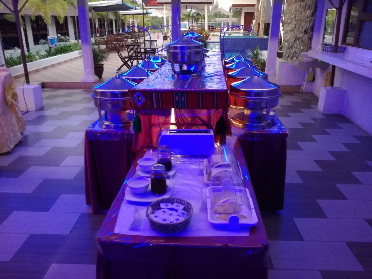Alsafina Kijal Beach Resort & Restaurant Exterior photo
